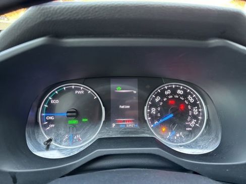 Used 2022 Toyota RAV4 XLE image 31