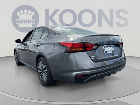 Used 2024 Nissan Altima 2.5 SV FWD image 4