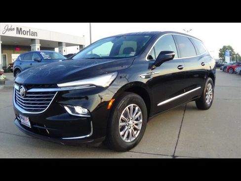 Used 2024 Buick Enclave Premium image 2