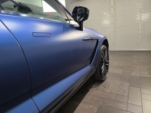 Used 2023 Aston Martin DBX AWD/4WD image 9