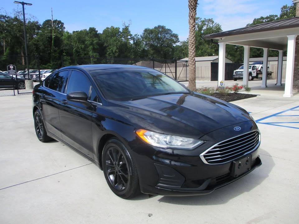 Used 2020 Ford Fusion SE FWD image 2