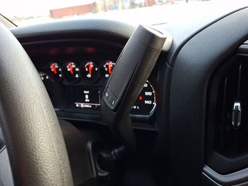 Used 2022 Chevrolet Silverado 1500 Custom image 15