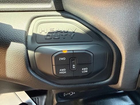 New 2026 RAM 2500 Tradesman w/ Chrome Appearance Group AWD/4WD image 32