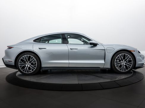 Certified 2021 Porsche Taycan image 8