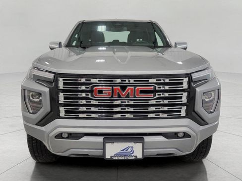 Used 2023 GMC Canyon Denali image 3