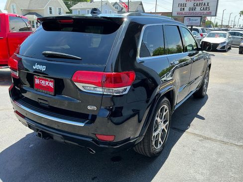Used 2019 Jeep Grand Cherokee Overland AWD/4WD image 4