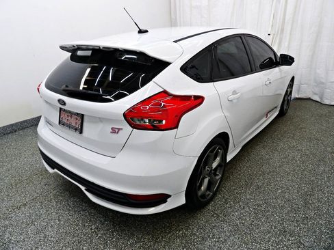 Used 2017 Ford Focus ST FWD image 6