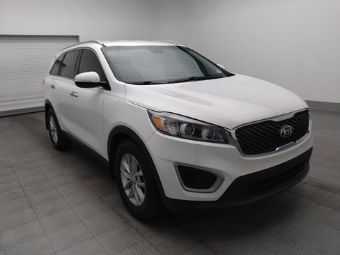 Used 2018 Kia Sorento FWD image 13
