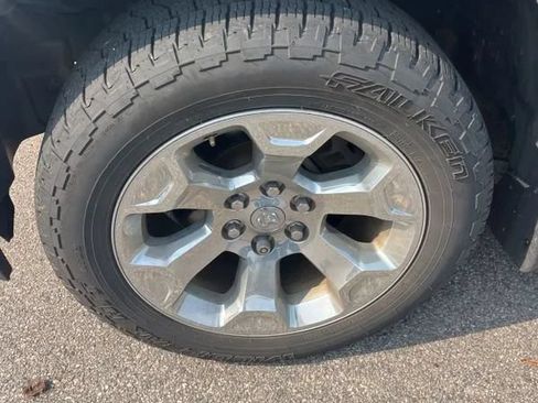 Used 2019 RAM 1500 Big Horn AWD/4WD image 9
