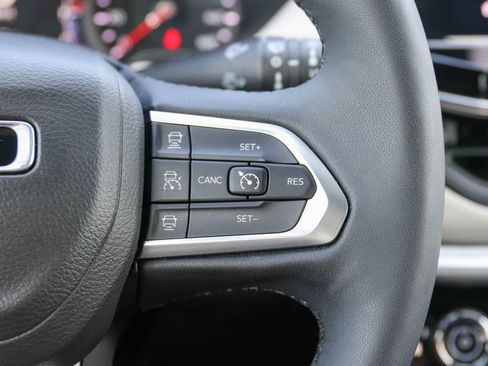 Used 2025 Jeep Compass Limited AWD/4WD image 22