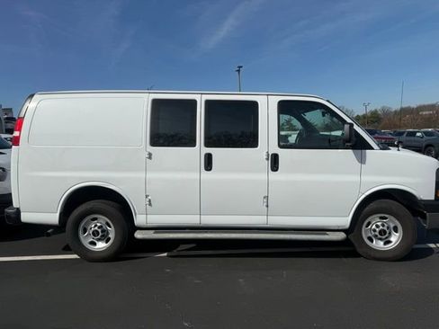 Used 2024 GMC Savana 2500 w/ Driver Convenience Package image 8