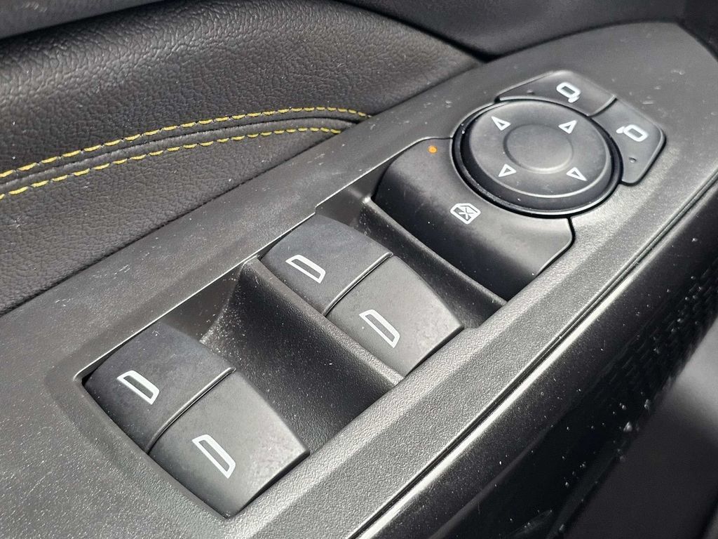 Used 2024 Chevrolet Trax ACTIV w/ Sunroof Package FWD image 25