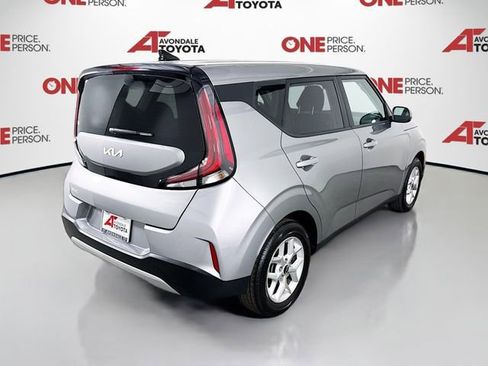 Used 2025 Kia Soul LX w/ LX Technology Package FWD image 7