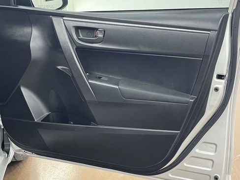 Used 2015 Toyota Corolla L image 25