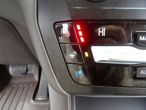 Certified 2020 Ford Explorer Platinum w/ Premium Technology Package image 20