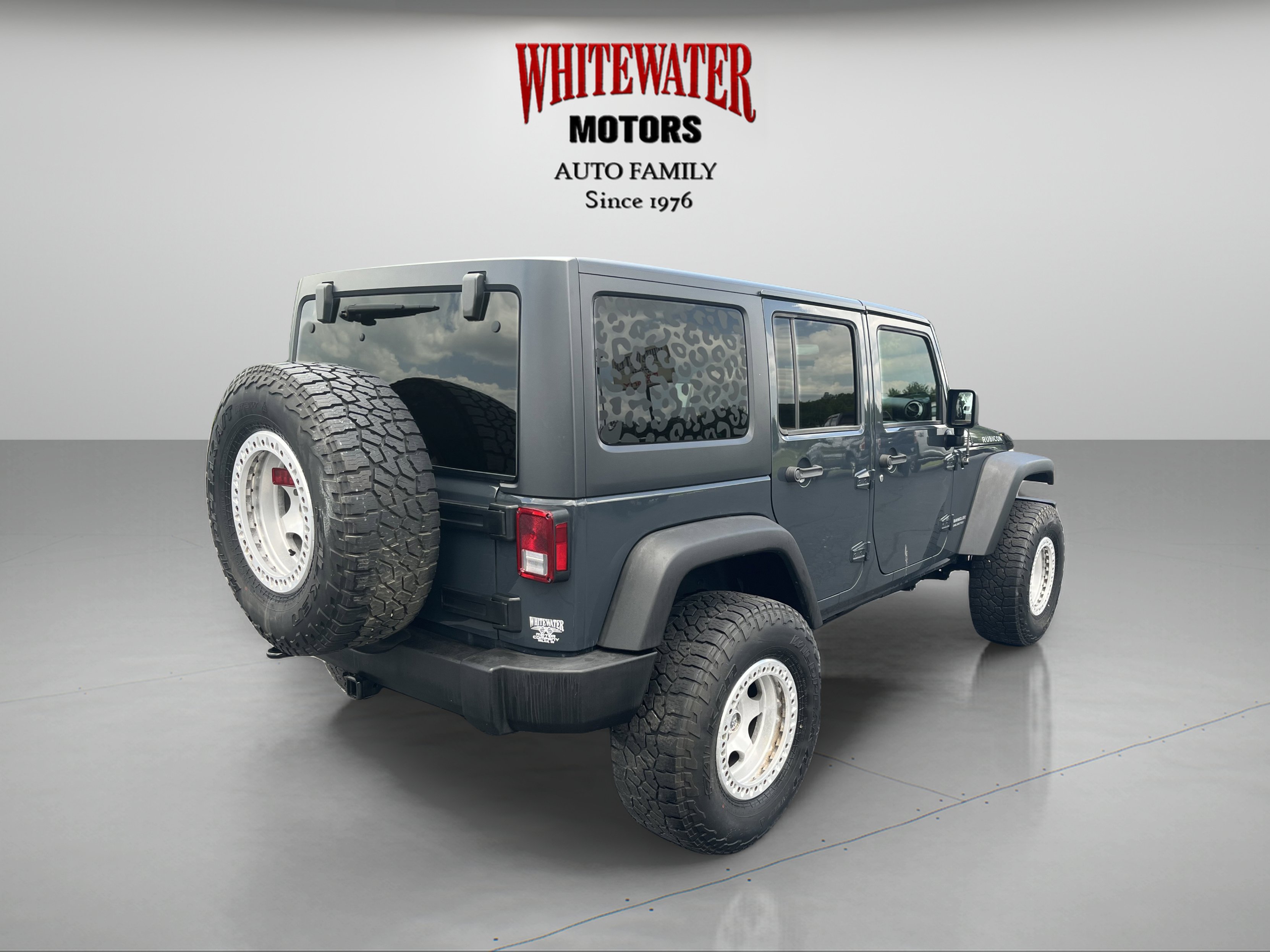 Used 2017 Jeep Wrangler Unlimited Rubicon w/ Connectivity Group AWD/4WD image 5