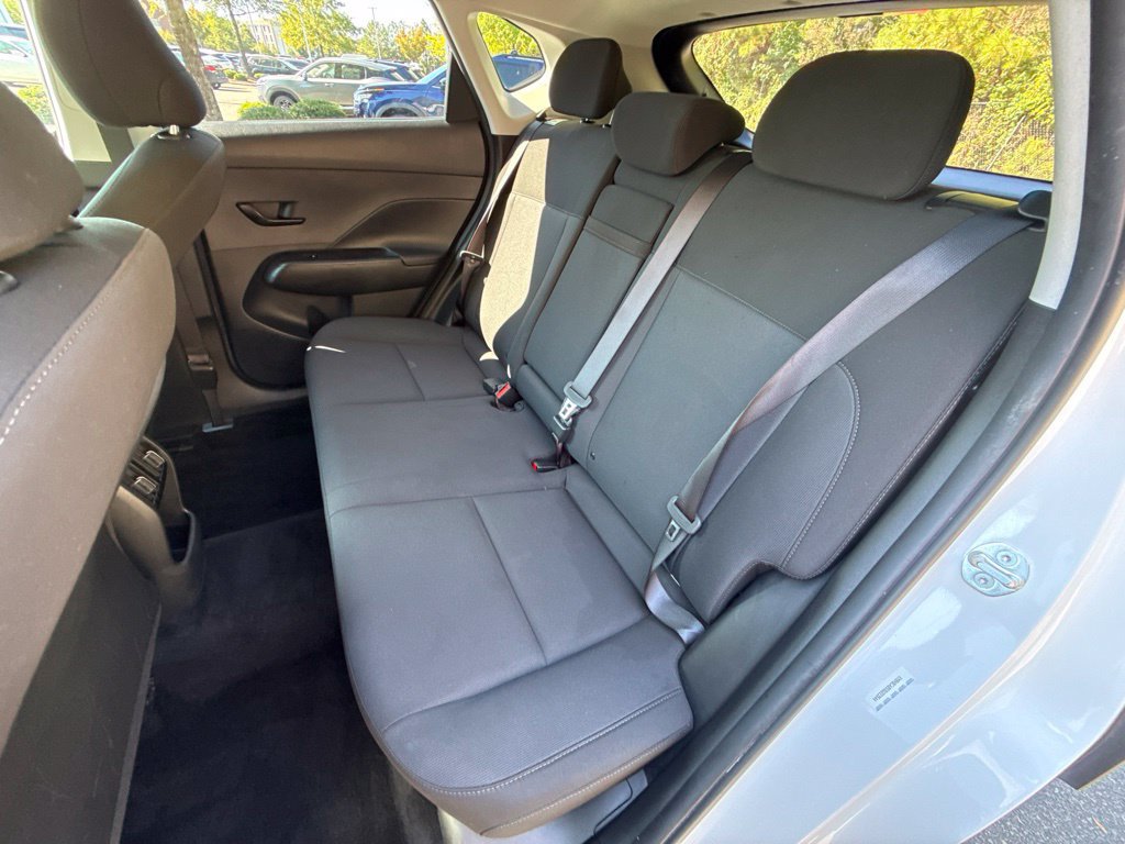 Used 2025 Hyundai Kona SEL AWD/4WD image 32