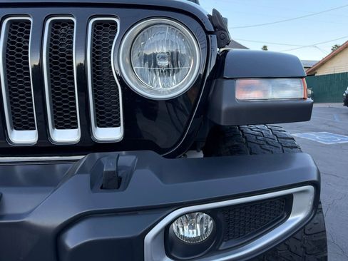 Used 2019 Jeep Wrangler Unlimited Sahara image 5