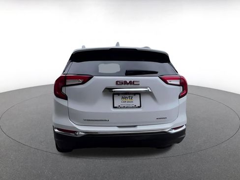 Used 2024 GMC Terrain SLT AWD/4WD image 12