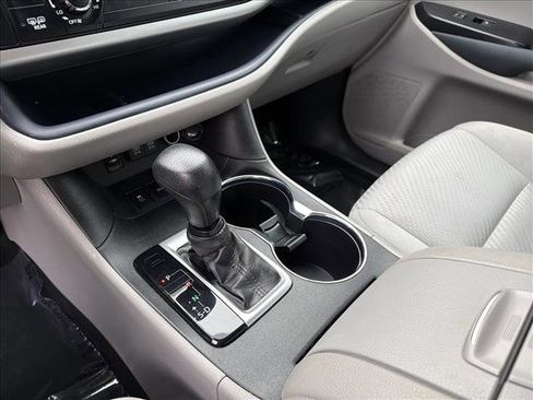 Used 2019 Toyota Highlander LE image 21