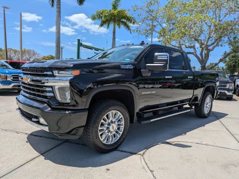Used 2023 Chevrolet Silverado 2500 High Country AWD/4WD image 7