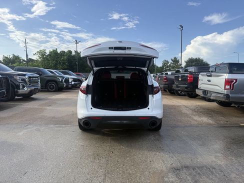 Used 2019 Alfa Romeo Stelvio Ti Sport w/ Quick Order Package 22S Sport AWD/4WD image 38