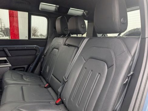 Used 2022 Land Rover Defender 110 S AWD/4WD image 8