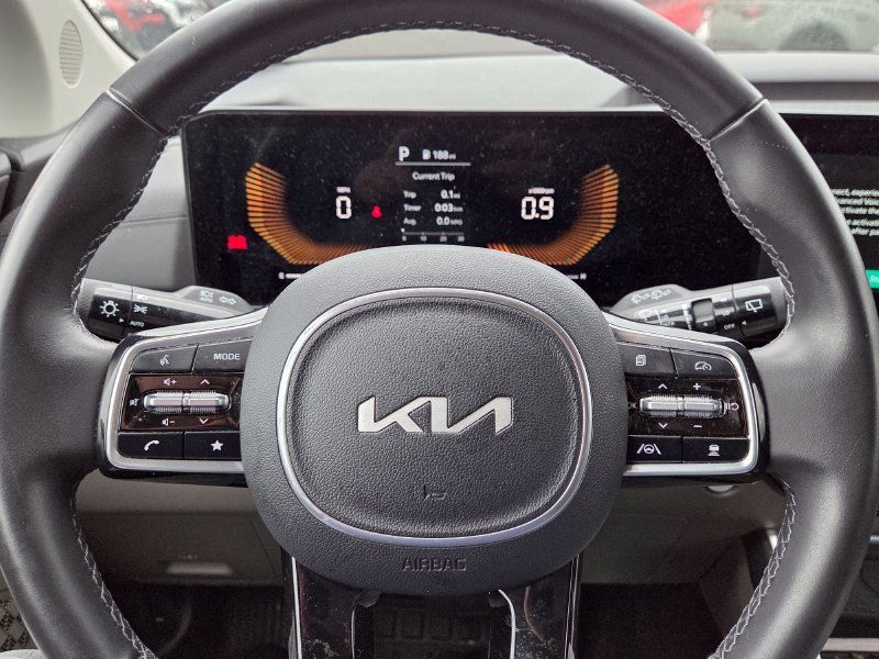 Used 2026 Kia Carnival EX FWD image 9