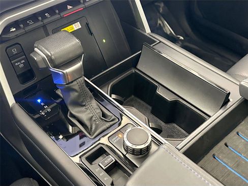 Used 2023 Toyota Tundra Platinum w/ Advanced Package image 28