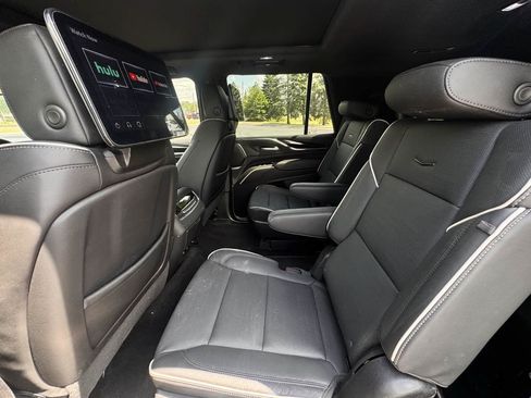 Used 2023 Cadillac Escalade Sport w/ LPO, ONYX Package AWD/4WD image 11