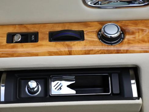 Used 2011 Rolls-Royce Phantom Sedan RWD image 96