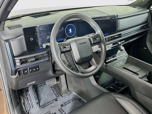 Used 2024 Hyundai Santa Fe Calligraphy image 9