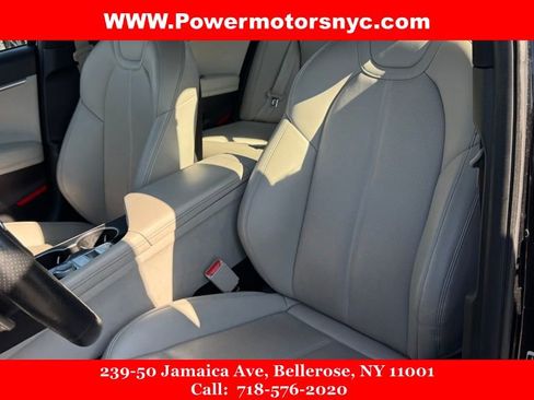 Used 2023 Genesis G70 2.0T image 30