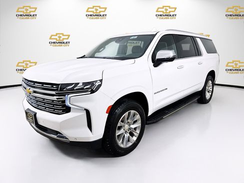 Used 2023 Chevrolet Suburban Premier image 3
