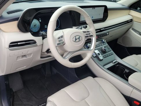 Used 2024 Hyundai Palisade Limited FWD image 18