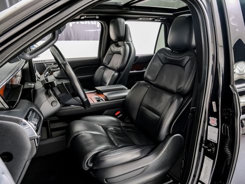 Used 2024 Lincoln Navigator Reserve image 31