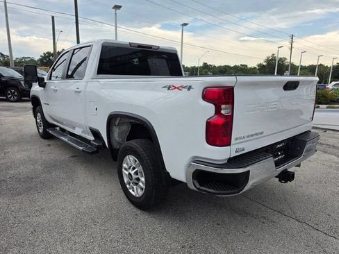 Used 2025 Chevrolet Silverado 2500 LT w/ Convenience Package AWD/4WD image 3