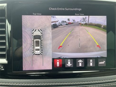 Used 2021 Chrysler Pacifica Touring-L w/ Premium & Safety Sphere Group image 15