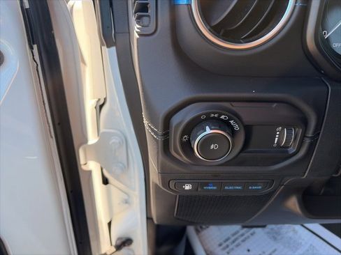 Used 2024 Jeep Wrangler High Altitude image 19