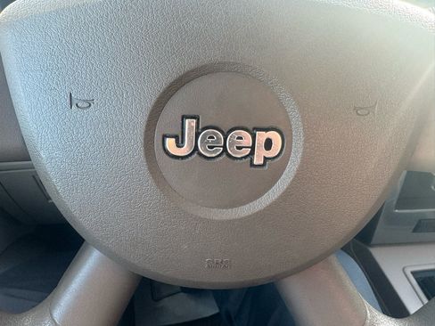 Used 2008 Jeep Liberty Sport image 18