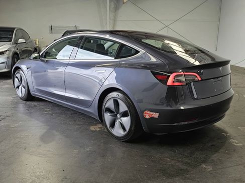 Used 2018 Tesla Model 3 RWD image 2