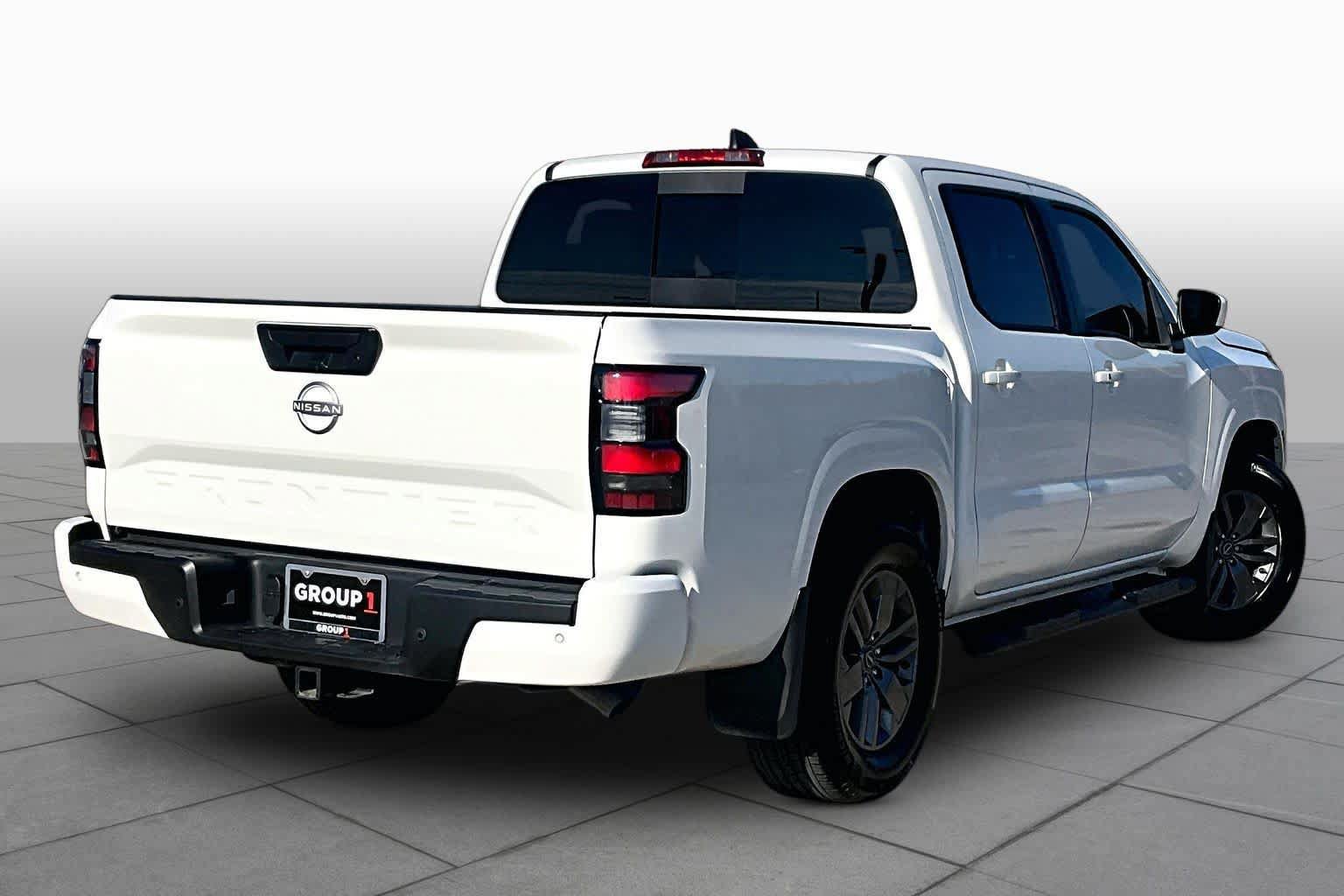Used 2025 Nissan Frontier SV w/ SV Convenience Package RWD image 13