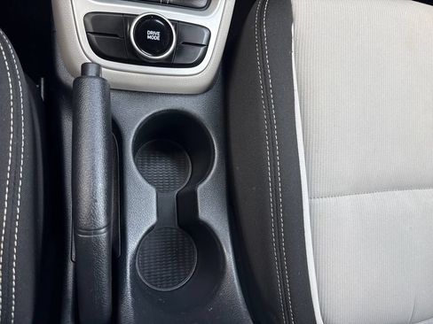 Certified 2023 Hyundai Venue SEL FWD image 28
