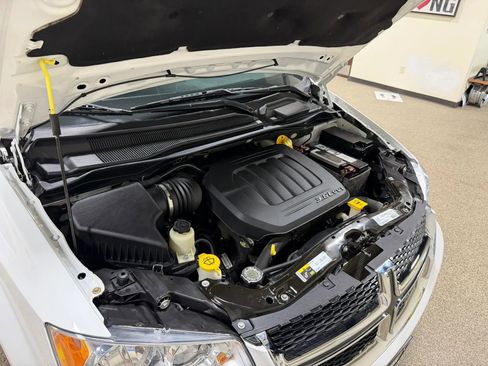 Used 2019 Dodge Grand Caravan SE FWD image 61