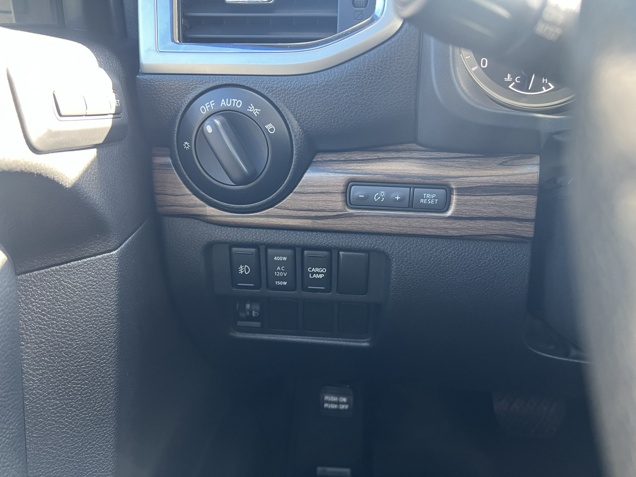 Used 2019 Nissan Titan SL w/ Chrome Package AWD/4WD image 21