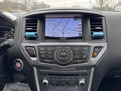 Used 2018 Nissan Pathfinder SL w/ SL Premium Package image 18