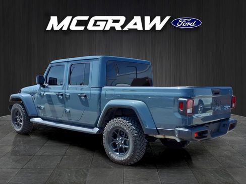 Used 2025 Jeep Gladiator Sport AWD/4WD image 6