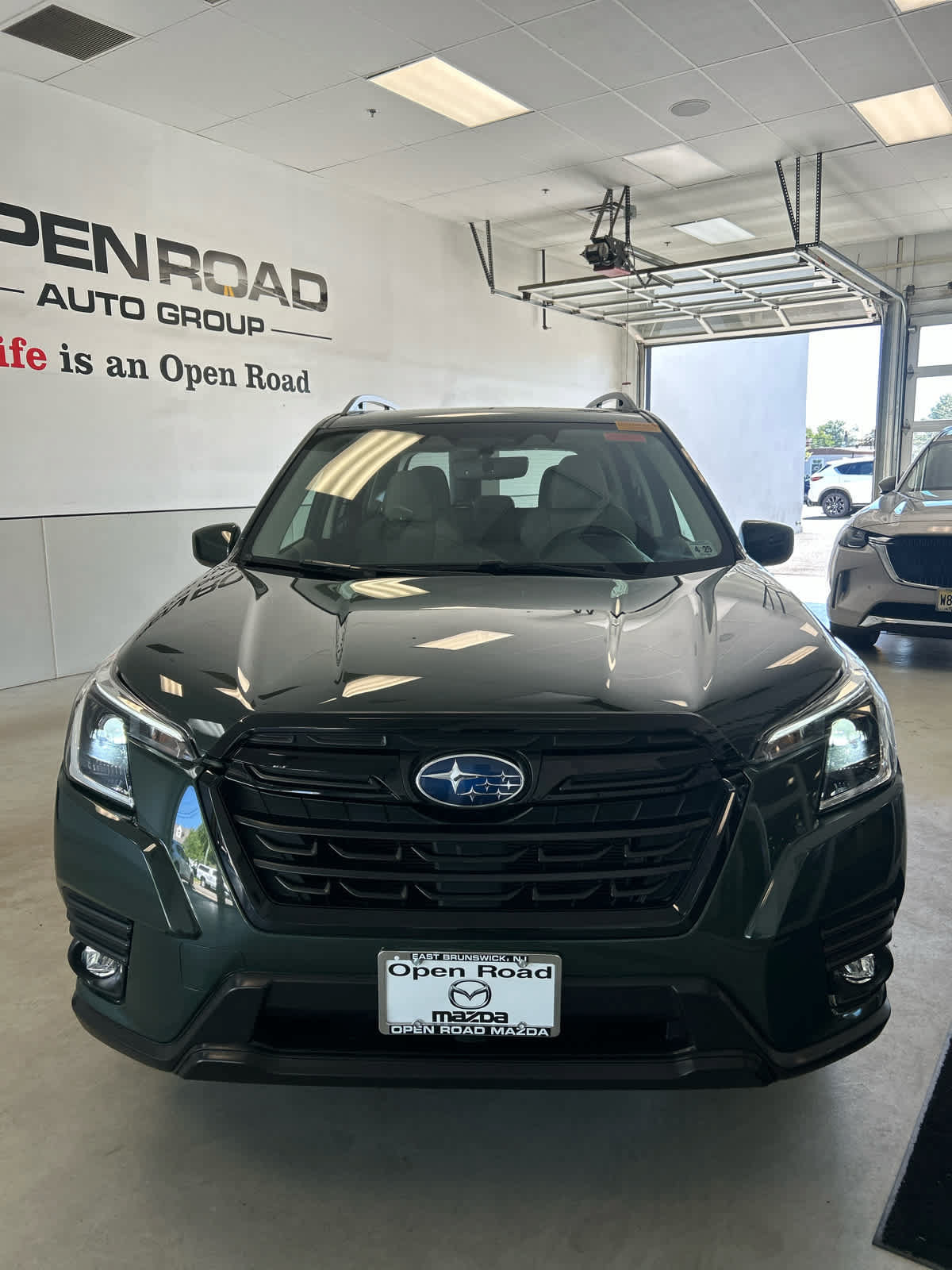 Used 2024 Subaru Forester Premium AWD/4WD image 2
