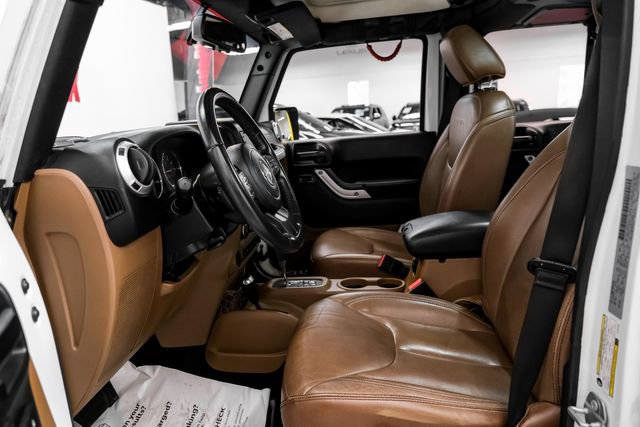 Used 2017 Jeep Wrangler Unlimited Sahara w/ Connectivity Group AWD/4WD image 4