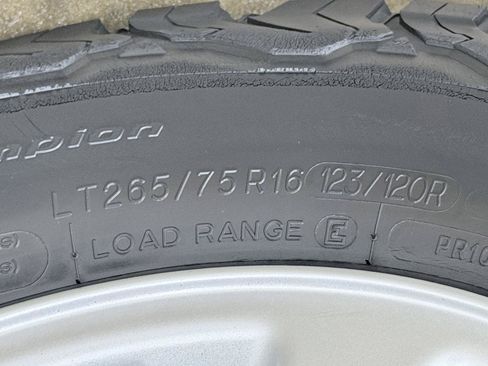 Used 2004 Land Rover Discovery S AWD/4WD image 12